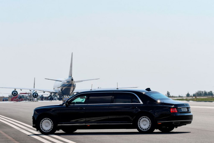 Putin Pamer Mobil Kepresidenan Baru di Finlandia