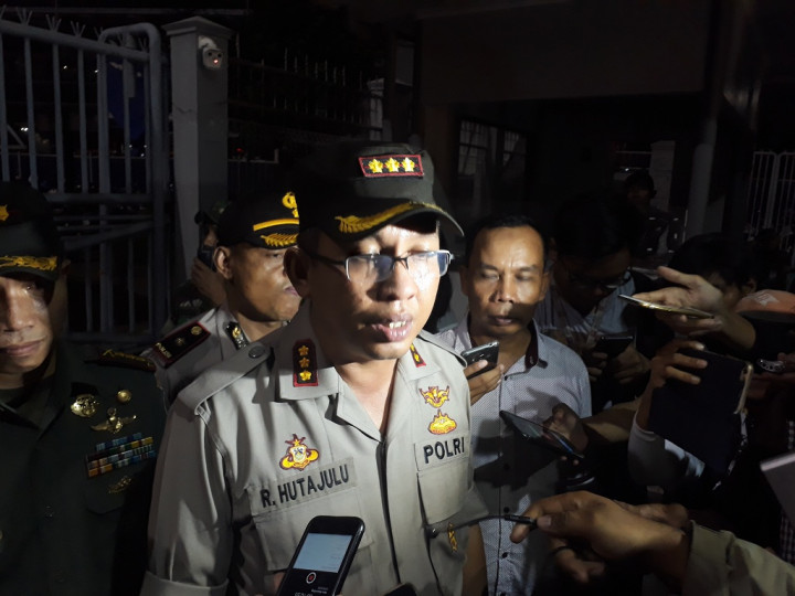 Warga Karet Tengsin Geger Benda Diduga Bom