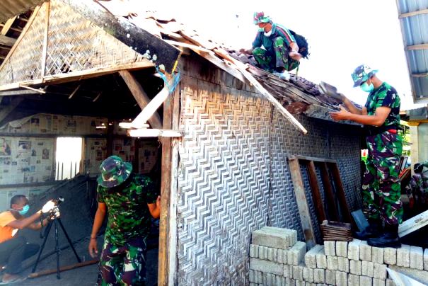Banyak kenangan, rumah Zohri direnovasi