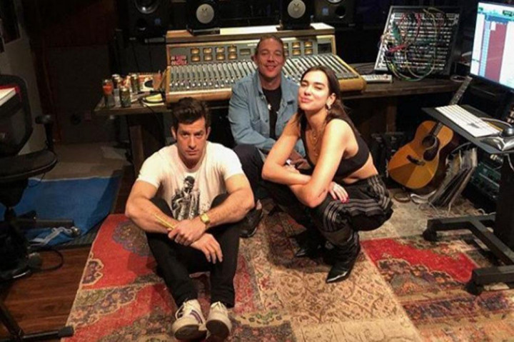 Mark Ronson Yakin Dua Lipa Bisa Sebesar Adele dan Amy Winehouse