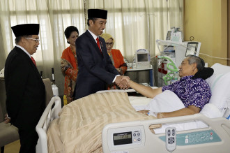 Jokowi dan JK Jenguk SBY di RSPAD