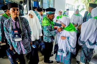 Menjaga Emosi Selama di Tanah Suci