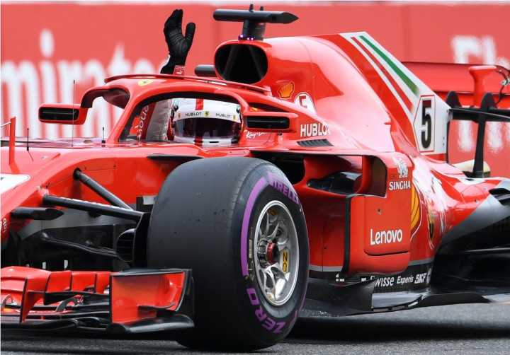Mobil Hamilton Mogok, Vettel Rengkuh Pole Position