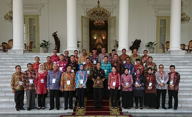 Jokowi Ingatkan Wali Kota Antisipasi Revolusi Industri