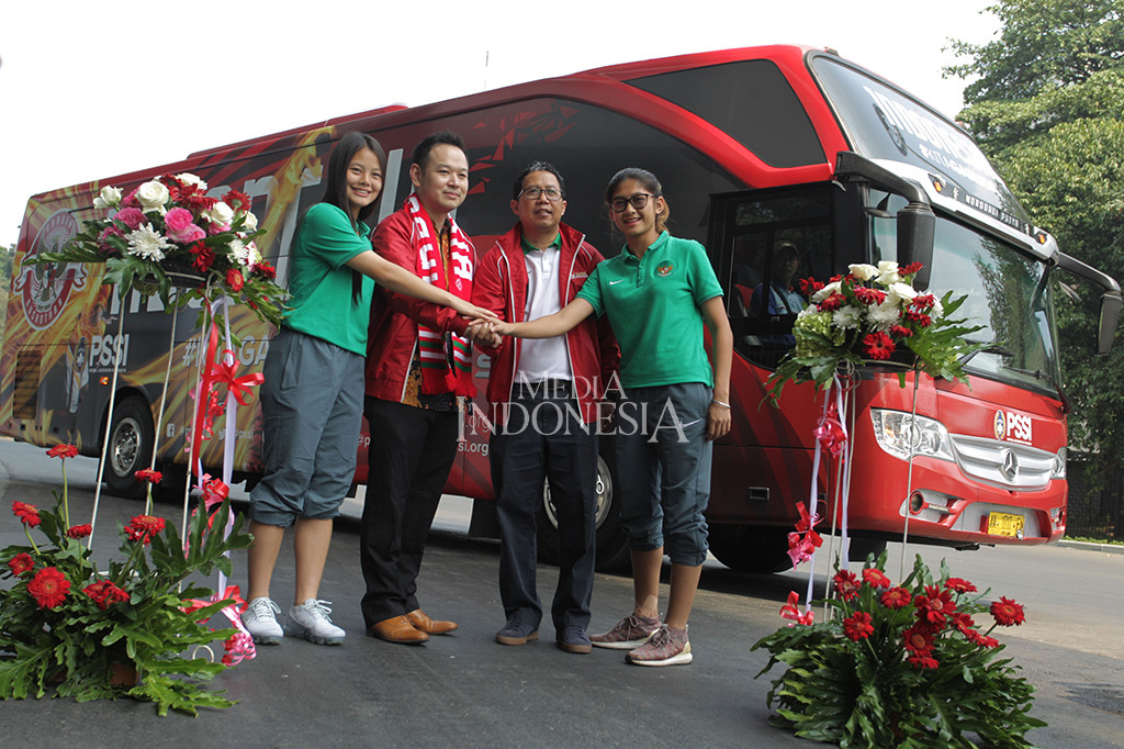 Timnas Indonesia Perkenalkan Bus Baru