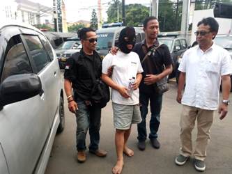 Pembobol ATM di Depok Dihajar Warga