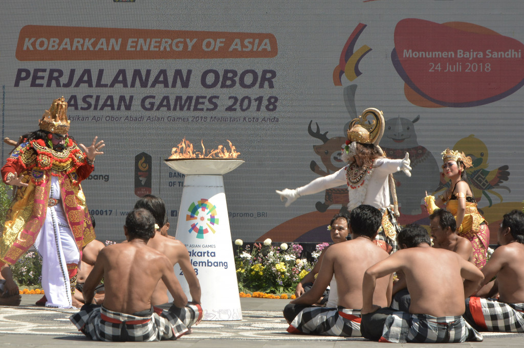 Kemeriahan Pawai Obor Asian Games di Bali