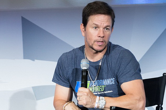 Mark Wahlberg Kenang Perseteruan dengan Leonardo DiCaprio