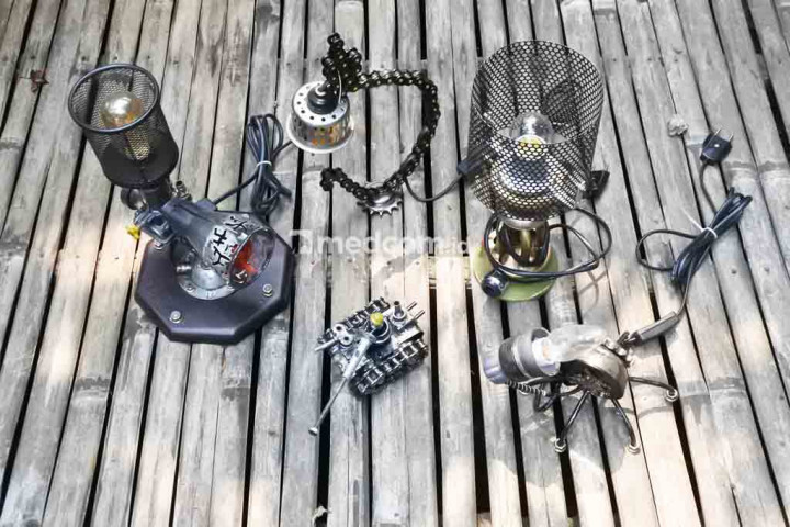 Keren, Sparepart Bekas Motor Jadi Karya Seni