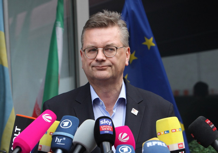 Terkait Kasus Oezil, Presiden DFB Mengaku Menyesal