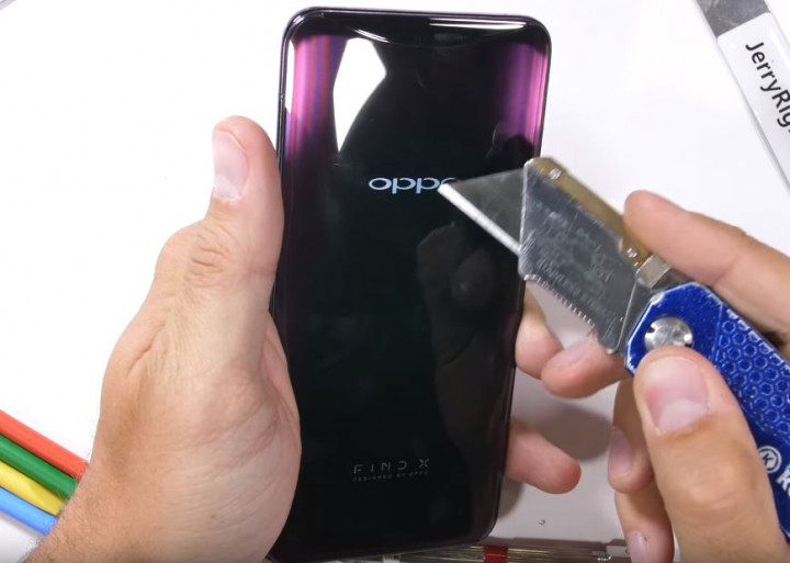 Oppo Find X tak Kuat 'Disiksa' YouTuber