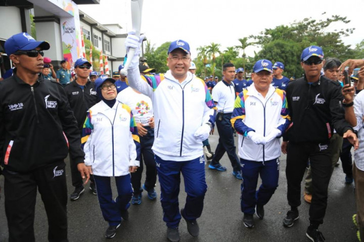 Mendes PDTT Bawa Obor Asian Games di Sorong
