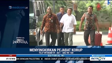 Menyingkirkan Pejabat Korup