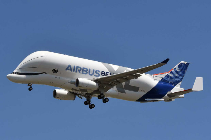 Pesawat Raksasa Beluga XL Terbang Perdana