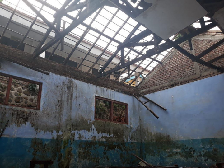 Sekolah Ambruk, Tiga Tahun Tak Kunjung Diperbaiki