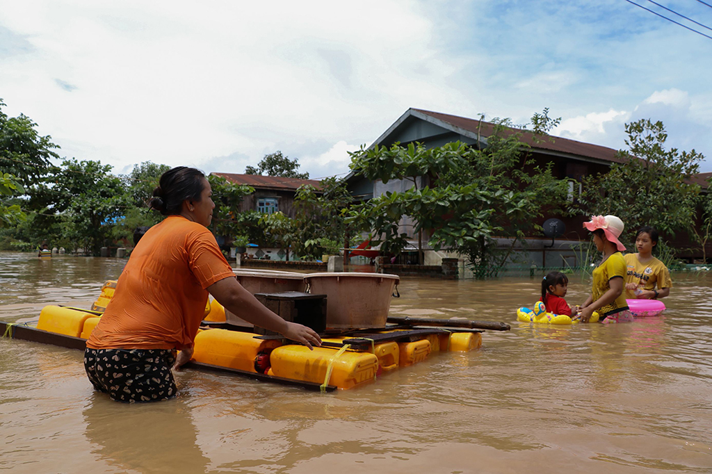 Lebih Dari 100 Ribu Warga Mengungsi Akibat Banjir di Myanmar
