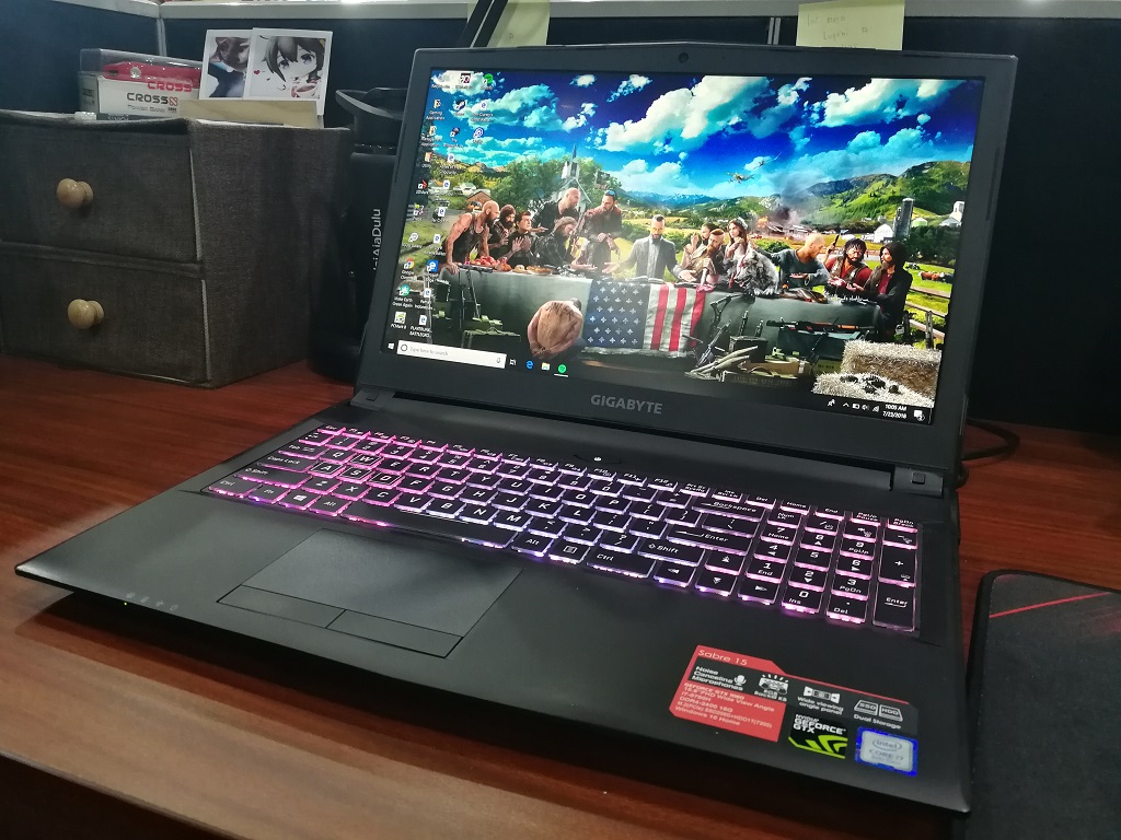 Gigabyte Sabre 15.