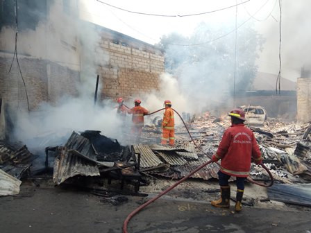 Sempat Terdengar Ledakan, Sejumlah Kios di Depok Terbakar