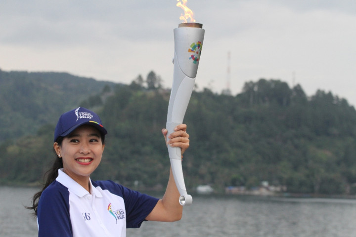 Tiba di Sumatera Utara, Obor Asian Games Seberangi Danau Toba