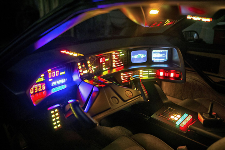 Tesla Motor Kembangkan Mobil KITT di Knight Rider