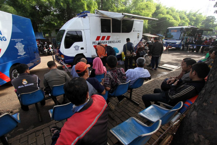 Polda Metro Sesumbar SIM Keliling 15 Menit