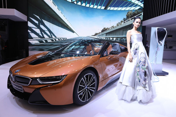 BMW i8 Roadster Melesat di Indonesia