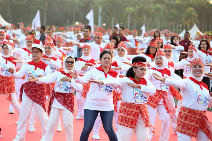 Pemecahan Rekor Dunia Poco-poco, Menko PMK Ikut Menari