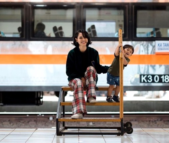 Sempat Alami <i>Engorgement</i>, Andien Tetap Gigih Berikan ASI pada Anak