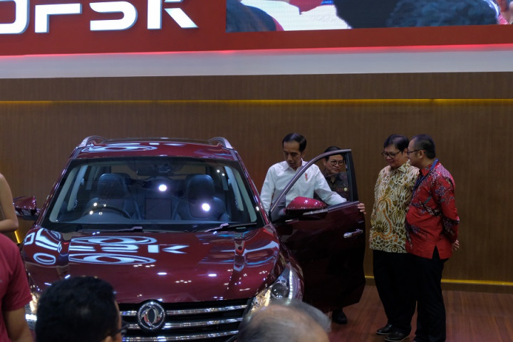 Jokowi Berkomentar Soal DFSK Glory 580