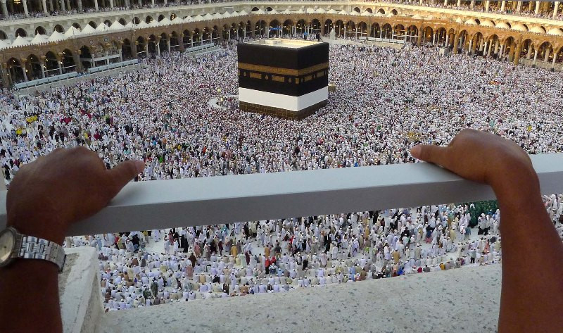 ILUSTRASI: Ribuan umat Islam sedang bertawaf mengelilingi kakbah/ANTARA/Prasetyo Utomo
