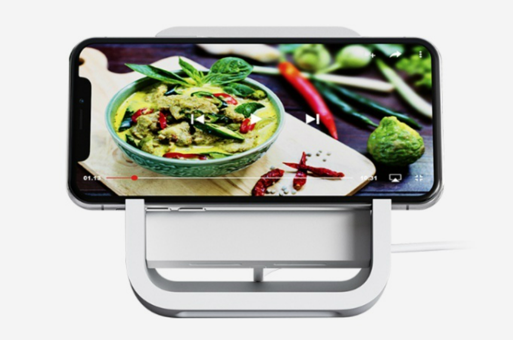 Apple menyarankan sejumlah produk pengisian nirkabel untuk iPhone sembari menunggu AirPower, termasuk Logitech Powered.