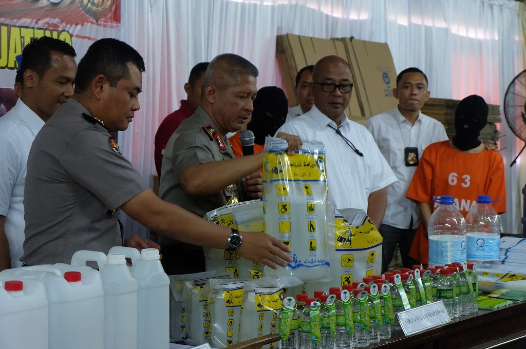 Kapolda Jateng merilis kasus pemalsuan air zam-zam, Rabu, 8 Agustus 2018, Medcom.id - Budi Arista