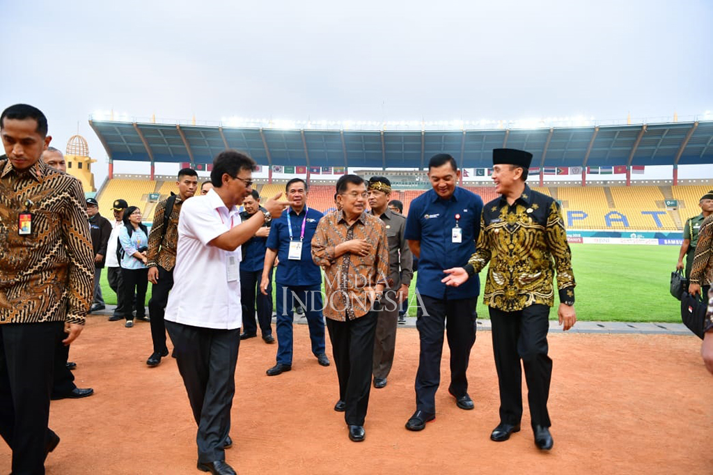 JK Tinjau Stadion Si Jalak Harupat