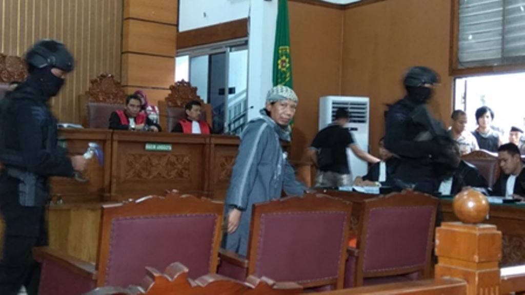 Terdakwa kasus bom Sarinah Aman Abdurrahman dalam sidang tuntutan/Medcom.id/Fachri
