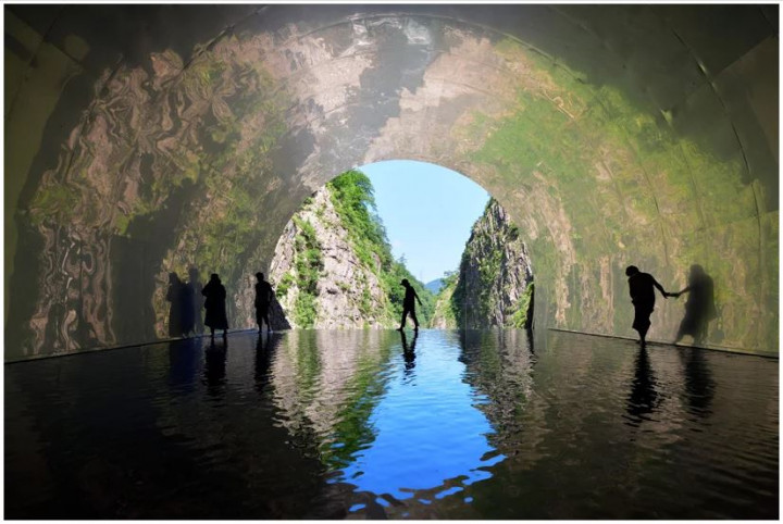 Terowongan cahaya bernilai seni tinggi