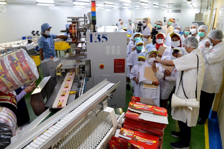 Puluhan Reporter Cilik Media Indonesia Berkunjung ke Produsen Biskuit