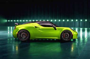 Alfa Romeo 4C Tampil Ngejreng ala Aston Martin Vantage