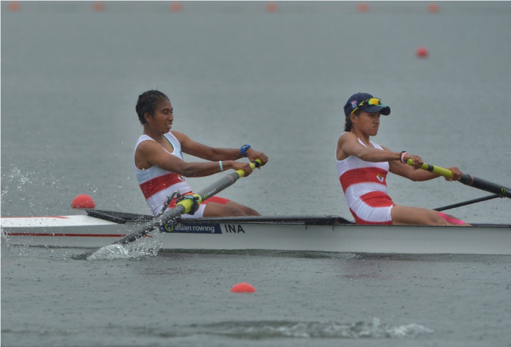 Doa Masyarakat Sultra Menyertai Tim Dayung Indonesia