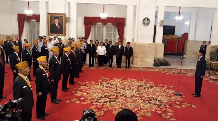 Jokowi Kukuhkan Pengurus Legiun Veteran