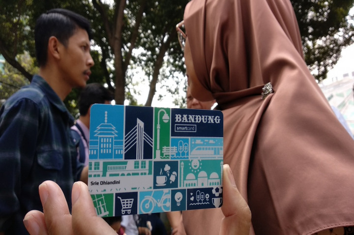 Warga Mengaku belum Tahu Bandung Smart Card