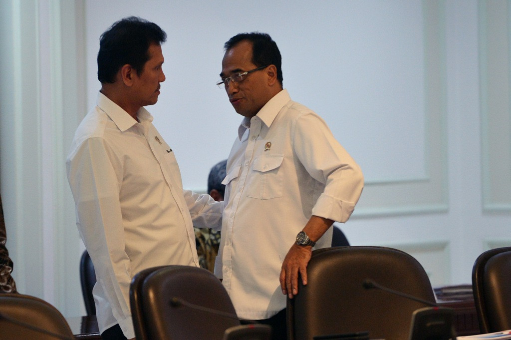 Menteri Pendayagunaan Aparatur Negara dan Reformasi Birokrasi Asaman Abnur dan Menteri Perhubungan Budi Karya Sumadi. ANT/Wahyu Putro.