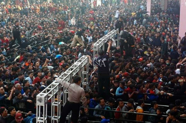 Calon Penonton Final AFF U-16 Membeludak