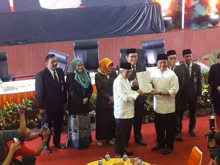 KPU Tetapkan Herman Deru-Mawardi Yahya Pemenang Pilgub Sumsel