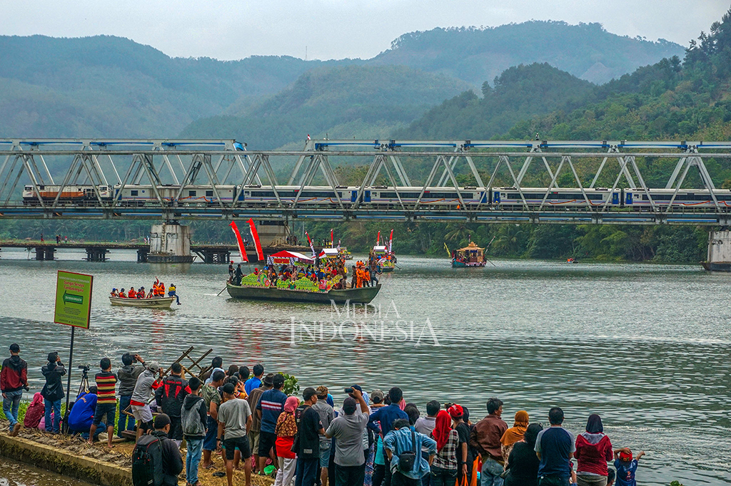 Kemeriahan Festival Serayu Banyumas 2018