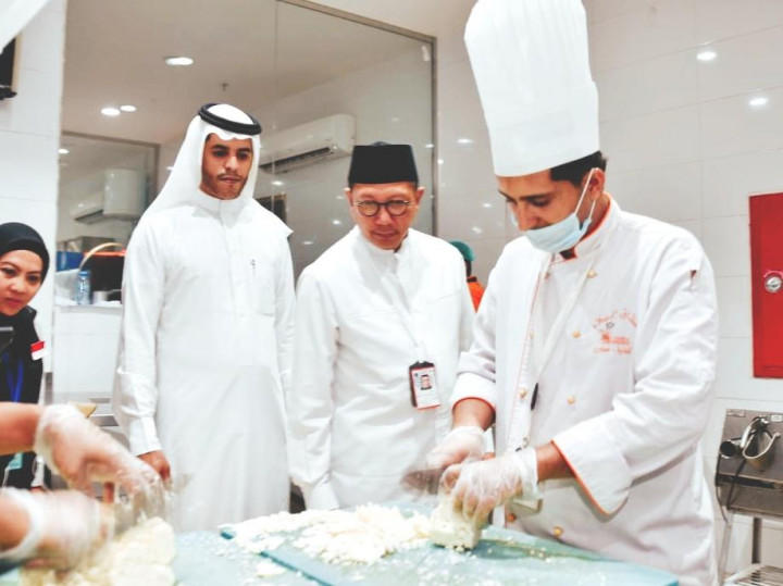 Menag Blusukan ke Dapur Katering Haji