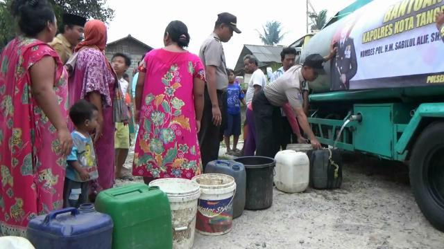 Warga Sukamulya Tangerang Kesulitan Air Bersih