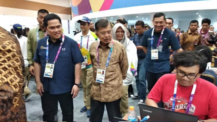 Tinjau Ruang Kerja Media Peliput Asian Games, JK: Jangan Lupa Senyum