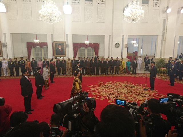 Ayah Farhat Abbas Dapat Penghargaan Presiden