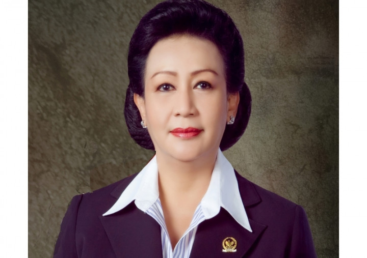 GKR Hemas Terima Tanda Kehormatan Bintang Mahaputera Utama