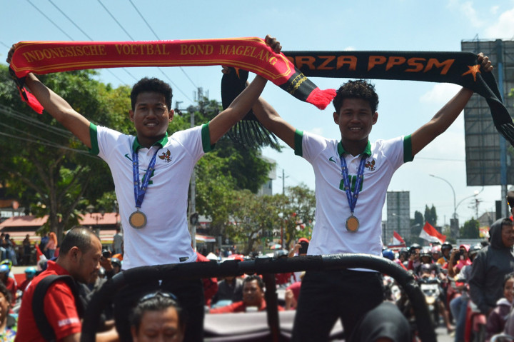 Bagas-Bagus Diarak Keliling Magelang